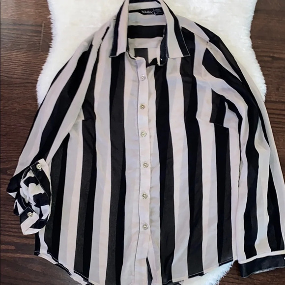 Seductions Bold lined long sleeve button down top - Picture 1 of 11